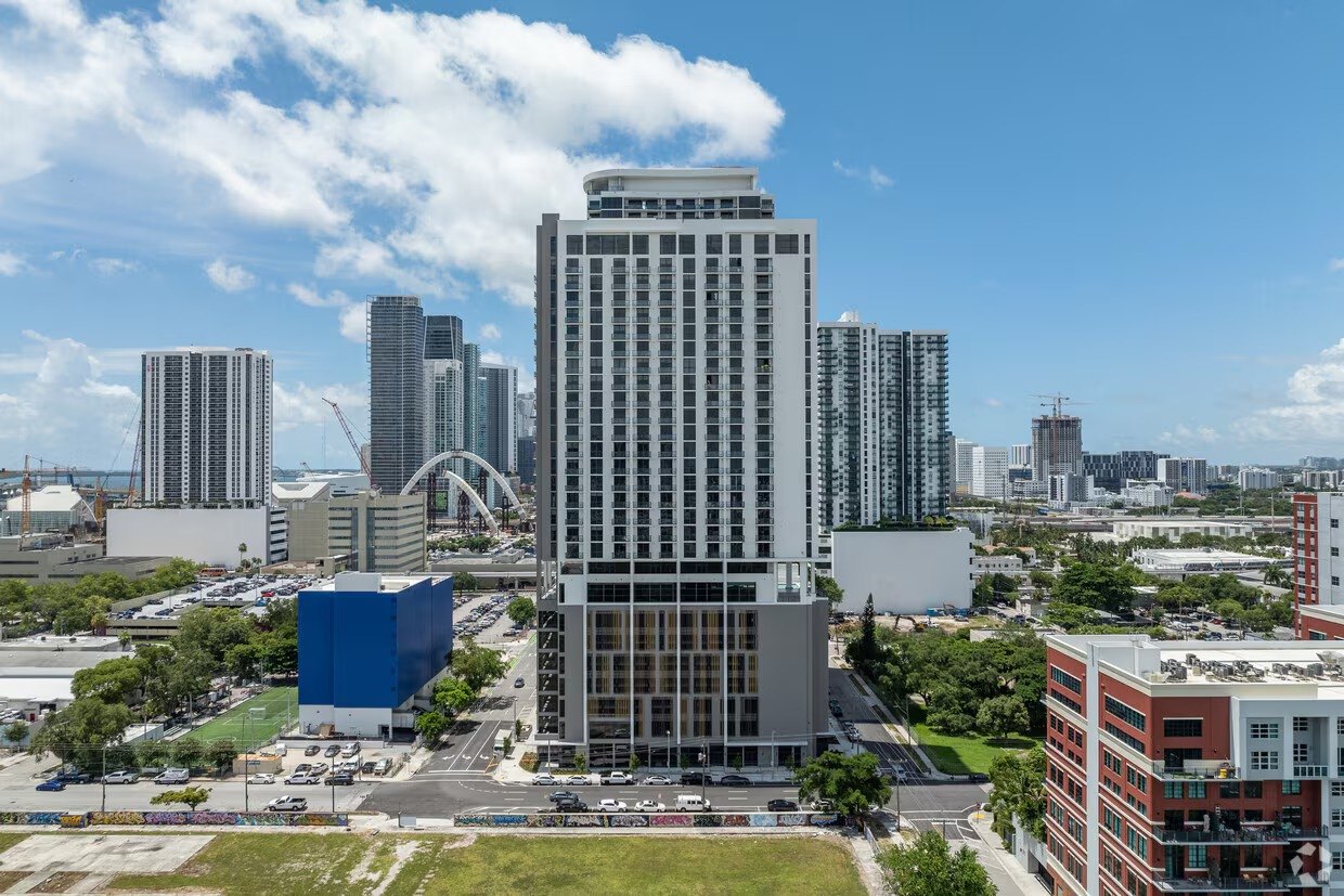 UNI Tower Miami, A&P Air Conditioning HVAC and mechanical project in Miami